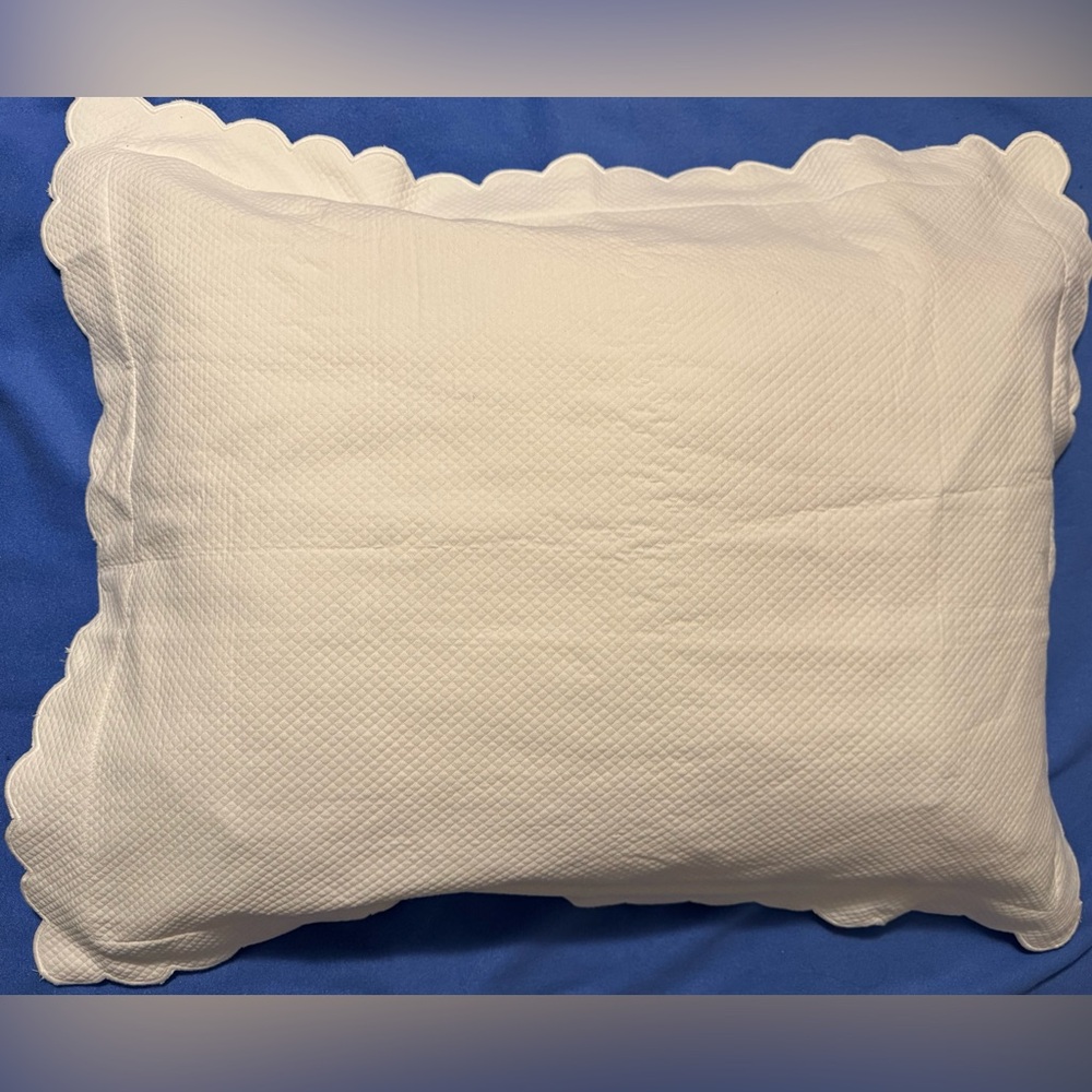 Matouk. Standard Pillow Sham. Luxury Bed Linens.